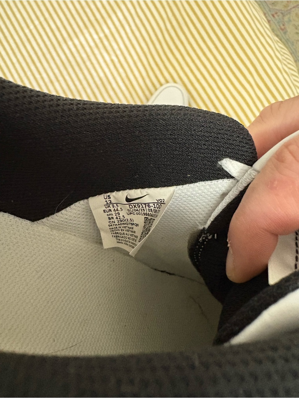 Nikes - Picture 5 of 5